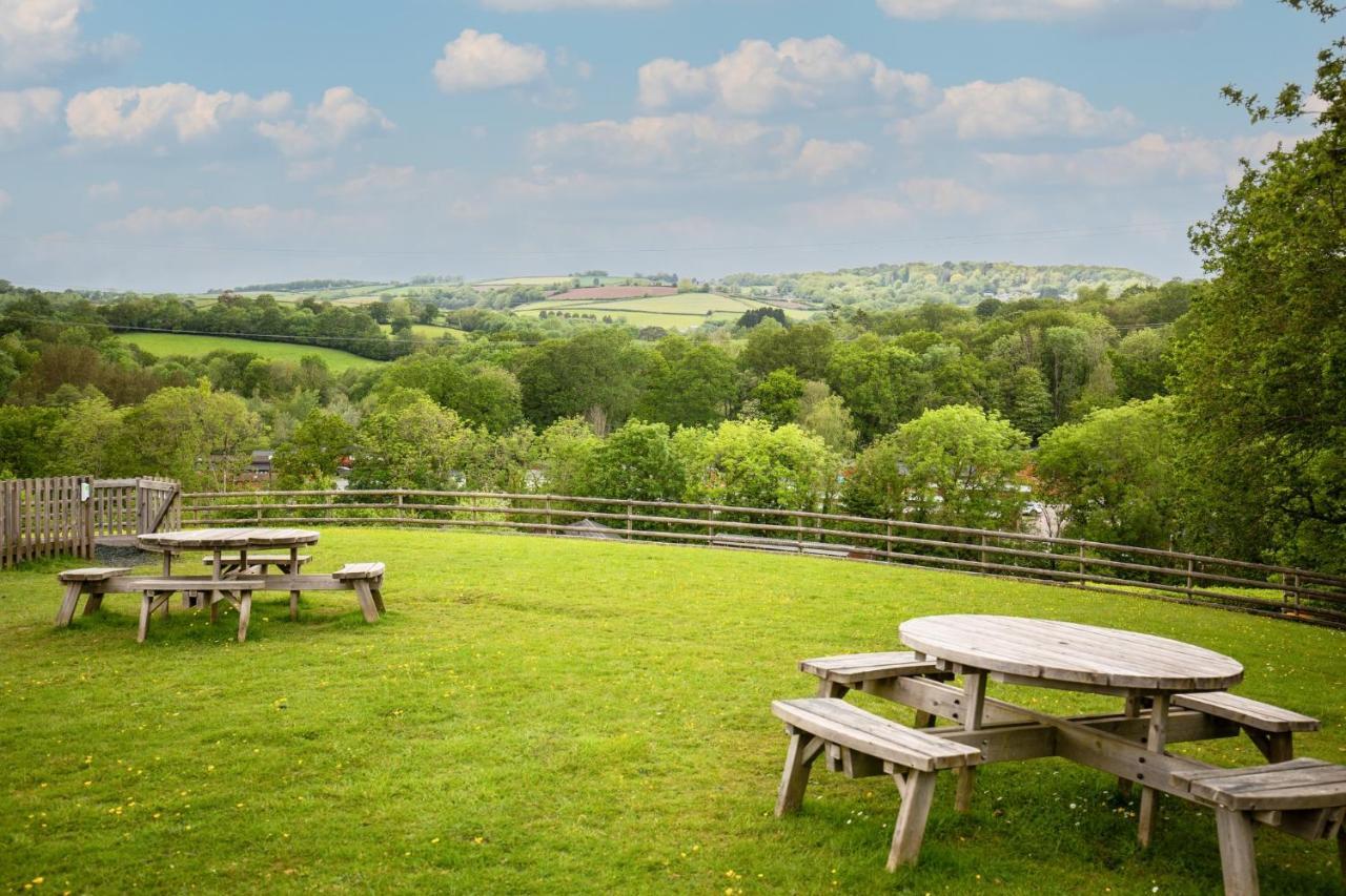 Conkers Lodge For 6 With Hot Tub & Secluded Decking - Spa Resort In Devon Chudleigh Екстериор снимка